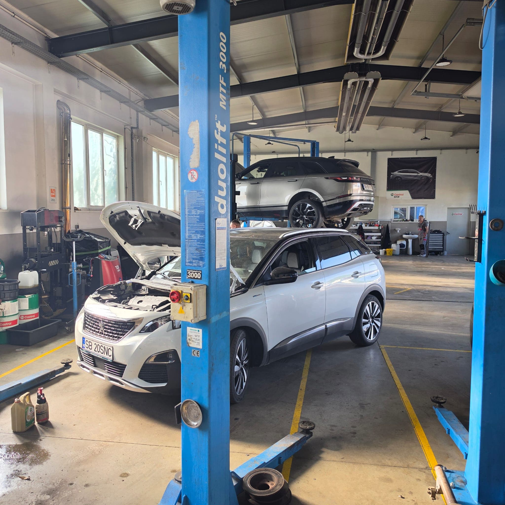 Service schimb ulei Sibiu — atelier Castrol Dr. Auto